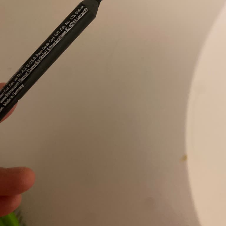 Flormar Ultra Black Göz Kalemi Sürekli Kırılıyor, İade Talebim Var