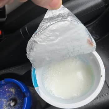 Son Kullanma Tarihi Geçmemiş Ayranda Hijyen Sorunu Ve Müşteri Hizmetlerinde Çözüm Yok