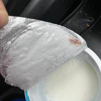 Son Kullanma Tarihi Geçmemiş Ayranda Hijyen Sorunu Ve Müşteri Hizmetlerinde Çözüm Yok