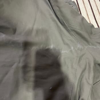 Yağmurda Leke Oluşturan Mont İçin Çözüm Bekliyorum