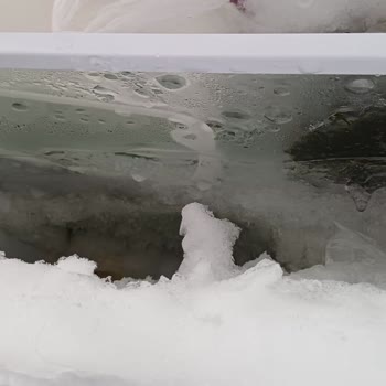 Beş Aylık Derin Dondurucuda Ciddi Buzlanma Ve Gıda Bozulması Sorunu