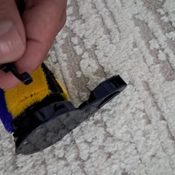 Dyson Süpürgemin Kırık Başlığı İki Aydır Temin Edilmiyor Mağduriyetim Devam Ediyor