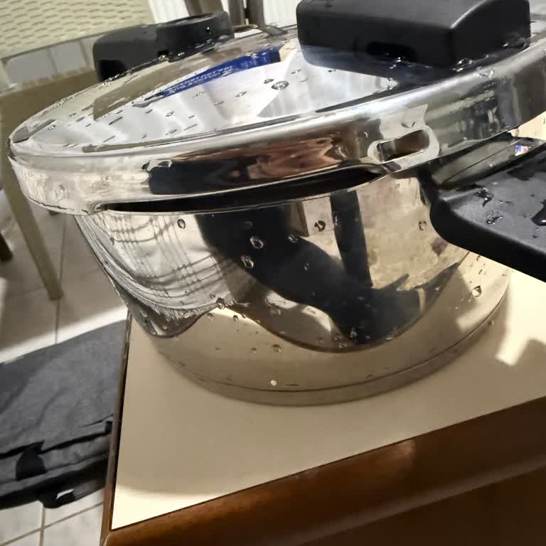 Yemek Dolu Düdüklü Tencereyi Açamıyorum Çözüm Sunulmuyor