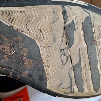 Kısa Sürede Hasar Gören Kinetix Sneaker İçin Para İadesi Talebim