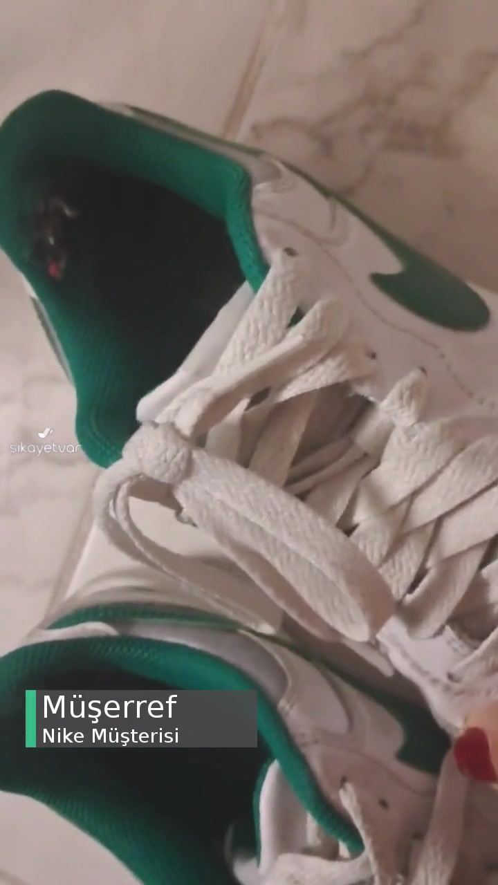 Nike Spor Ayakkabı Deformesi videonun kapak resmi