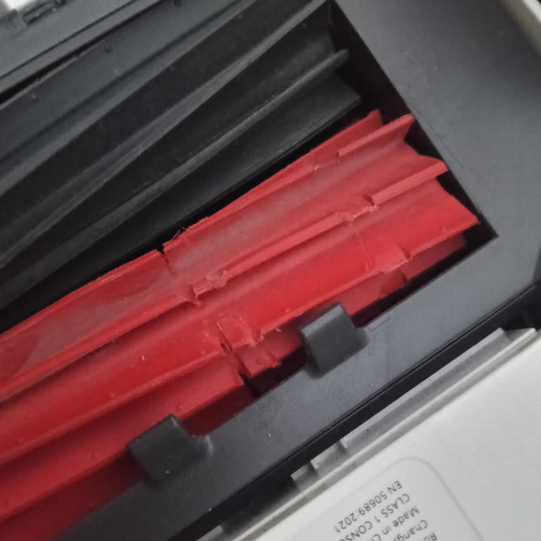 Yeni Alınan Roborock Q8'in Merdanesi İlk Kullanımda Parçalandı, Çözüm Bekliyorum