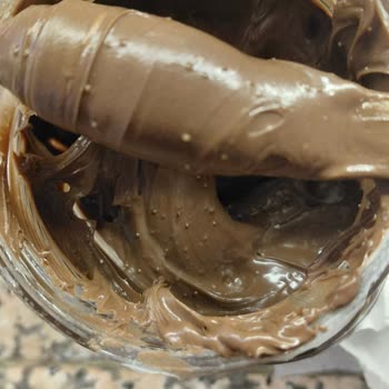 Nutella'da Beklenmedik Pütürlü Ve Sert Yapı Mağduriyet Yarattı