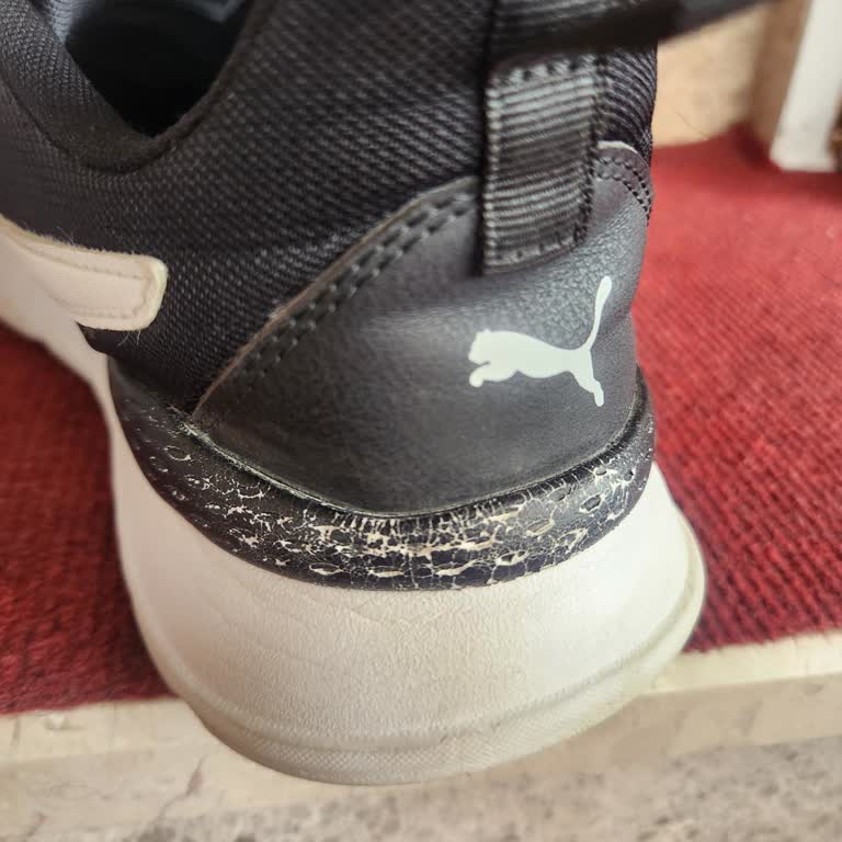 Yeni Alınan Ayakkabıda Bir Haftada Solma Ve Soyulma Yaşadım Değişim Talebim Reddedildi