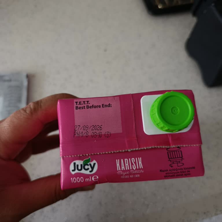 BİM'den Alınan Jucy Meyve Suyunda Bozuk Ürün Sorunu