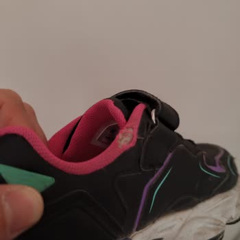 Kısa Sürede Yırtılan Ayakkabıya Garanti Reddi Şaşkınlığı