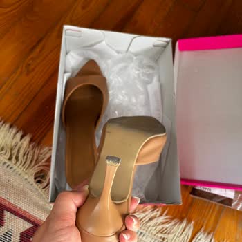 Kısa Sürede Deforme Olan Terlik Ve Yetersiz Müşteri Hizmeti