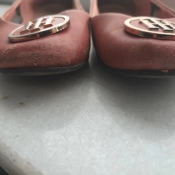 Az Kullanımla Ayakkabıda Soyulma Ve Renk Atması Problemi