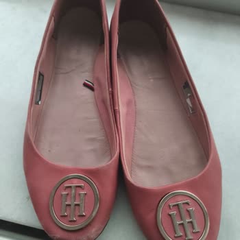 Az Kullanımla Ayakkabıda Soyulma Ve Renk Atması Problemi