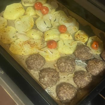 Fırın Camı Pişirme Sırasında Aniden Patladı Güvenlik Riski Oluştu