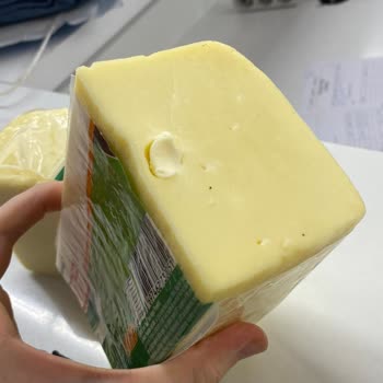 Kaşar Peynirinden Çıkan Yağ Ve Yetersiz Market İlgisi