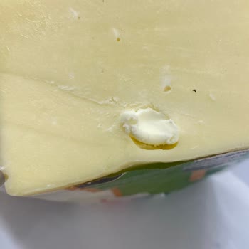 Kaşar Peynirinden Çıkan Yağ Ve Yetersiz Market İlgisi