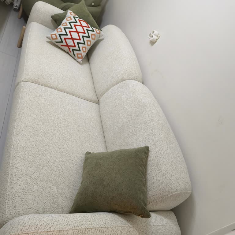 Mağazada Denediğim Koltuk İle Teslim Edilen Ürün Tamamen Farklı Ve Sert