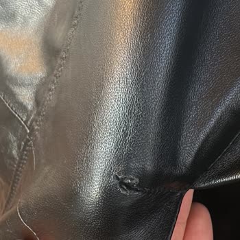 Yeni Alınan Montun Yırtığı Kullanıcı Hatası Sayıldı Ücretsiz Değişim Reddedildi