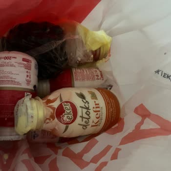 Migros Online Alışverişimde Patlamış Kefir Nedeniyle Ürünler Zarar Gördü