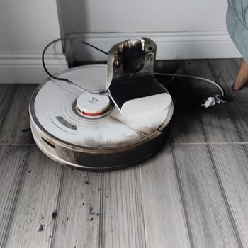 Robot Süpürge Patlaması Sonucu Evde Yangın Ve Can Güvenliği Tehlikesi