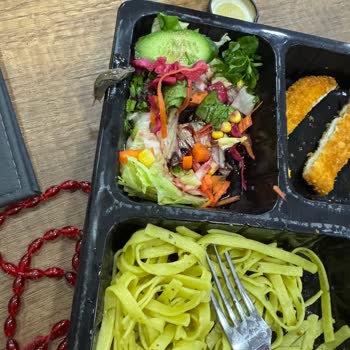 Yemek Siparişimde Canlı Sümüklü Böcek Şoku