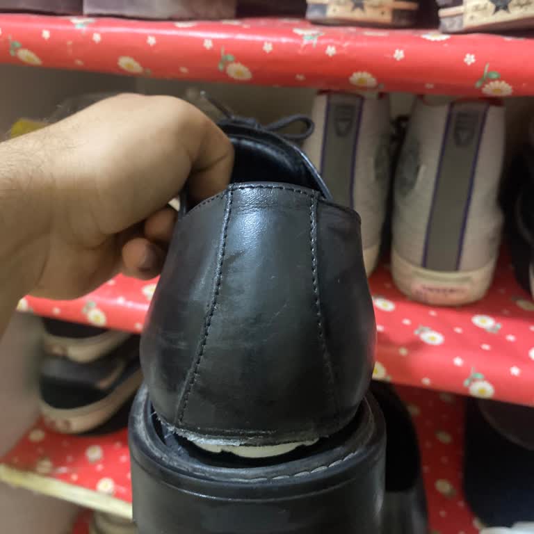 Dört Kez Giydiğim Ayakkabının Tabanı Bir Ay Dolmadan Tamamen Koptu