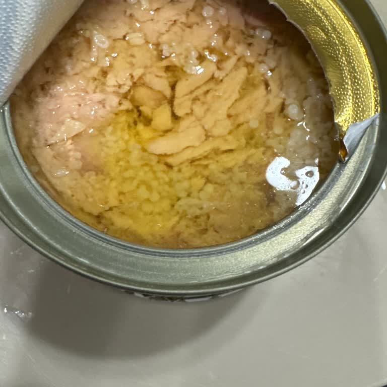 Ton Balığı Konservesinde Beyaz Tabaka Ve Bozukluk Endişesi