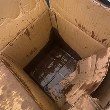 Yurtiçi Kargo Motor Yağı Patlamış ve Kutunun İçine Sızmış Şekilde Tarafıma Ulaştı