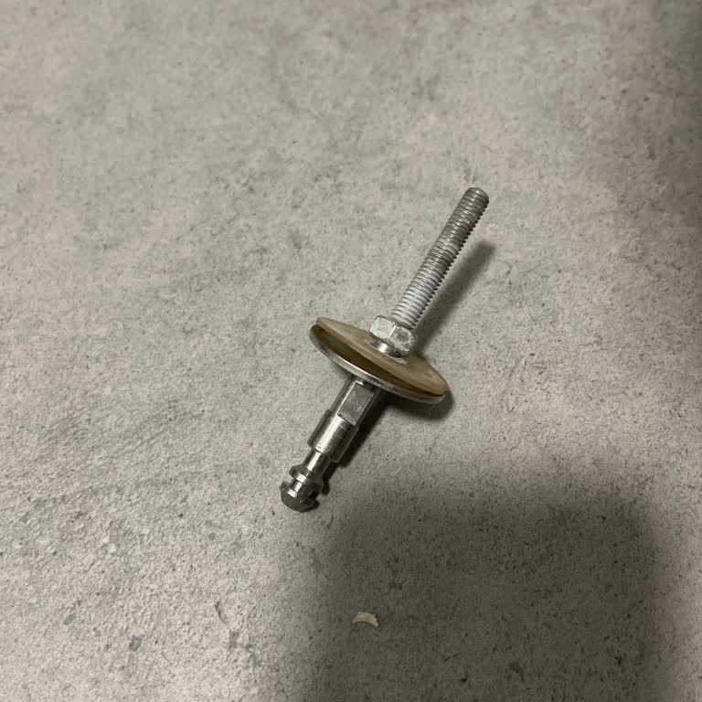 Seramiksan Klozet Montaj Vidası Yedek Parçası Bulunamıyor, Çözüm Bekliyorum