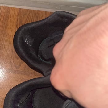 Aldığım Ayakkabı Kısa Sürede Yırtıldı, Mağaza Çözüm Sunmadı