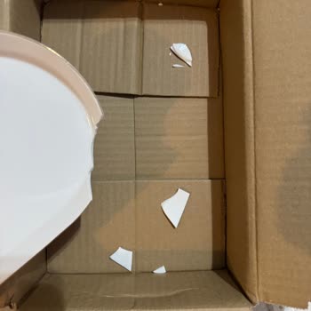 Kırık Servis Tabağı İçin Çözüm Bulunamıyor, İki Firma Arasında Mağdur Kaldım