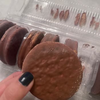 Bayat Ve Bozuk Ürün: Ülker Halley Paketinde Tazelik Sorunu