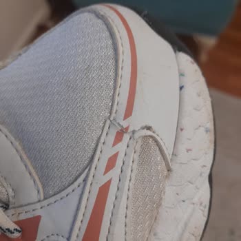 Lumberjack Ayakkabıda Tekrarlayan Yırtılma Ve Olumsuz İnceleme Süreci