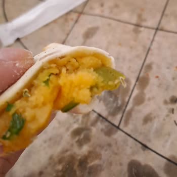 Yemekte Böcek Çıkması Ve Personel İlgisizliğiyle Hayal Kırıklığı