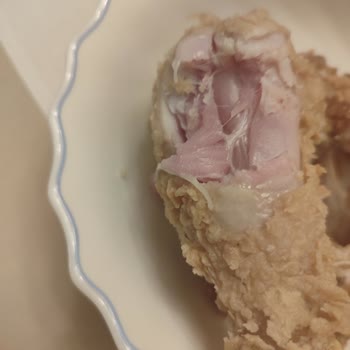 Çiğ Tavuk Ve Geciken Servis Nedeniyle Sağlık Riski Ve Mağduriyet