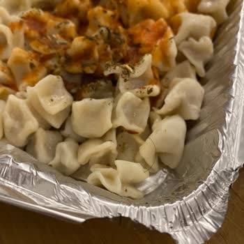 Lavilla Pasta & Cafe & Bistro Hamurunun İçinde Çok Belirgin Şekilde Bir Kıl Çıktı