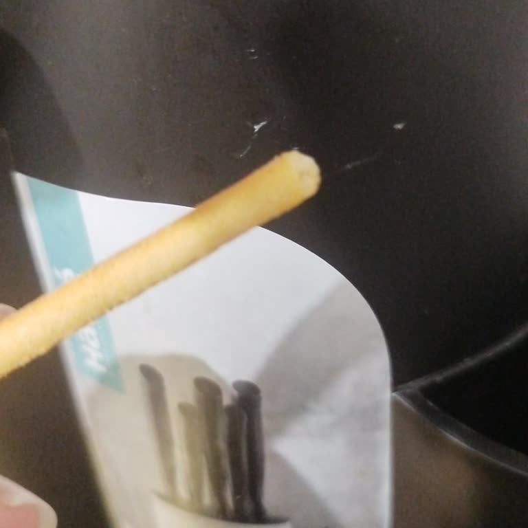 Eti Çubuk Kraker'den Kıl Çıkması Ve Hijyen Sorunu