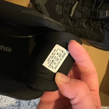 Intersport Siparişim Kullanılmış ve Etiketsiz Geldi Orijinalliğinden Şüpheliyim