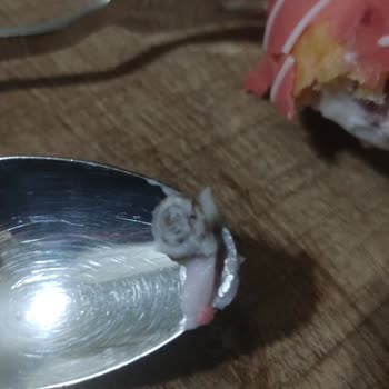 Eklerin İçinden Salyangoz Çıktı, Hijyen Ve İlgisizlik Şoku!