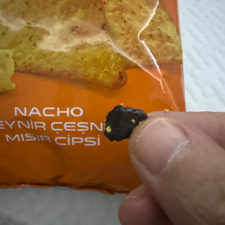 Aldığım Cips Paketinden Plastik Parça Çıktı, Sağlığım Tehlikeye Girdi