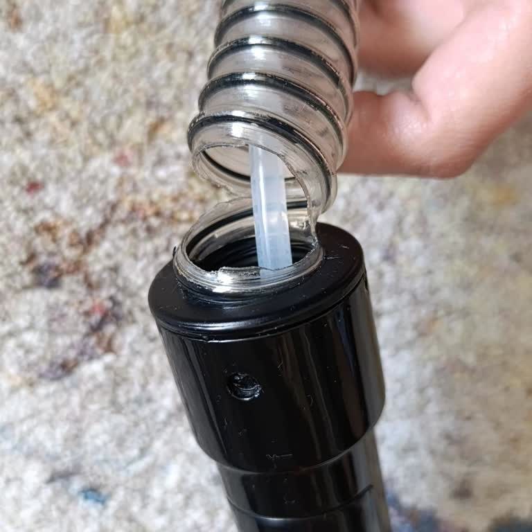 Kumtel Halı Yıkama Makinesi Borusu Kısa Sürede Yırtıldı, Garanti Kapsamında Ücretsiz Değişim Talebi