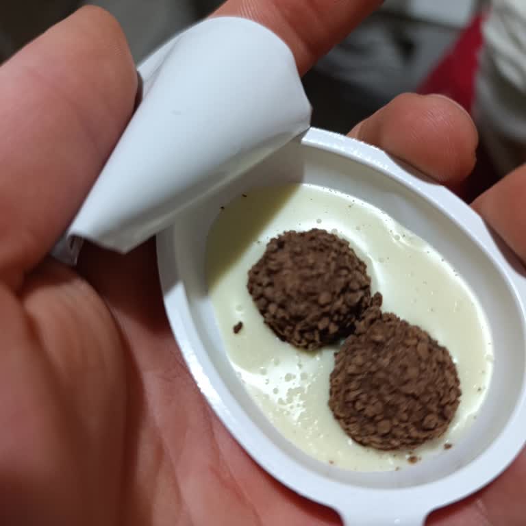Kinder Joy Çikolatasında Şüpheli Kabarcıklar Ve Güvenlik Endişesi