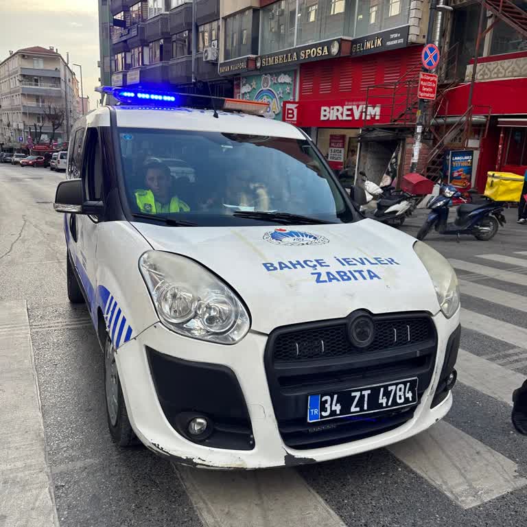 Zabıta Aracının Yaya Geçidinde Kuralları İhlal Etmesi Ve Tehlikeli Davranışı