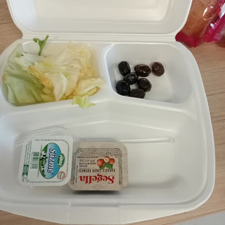 Hastane Yemeklerinin Kalitesizliği Ve İletişim Eksikliği