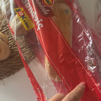 Online Siparişte Küflü Ekmek Ve Müşteri Hizmetlerinden Yanıtsızlık