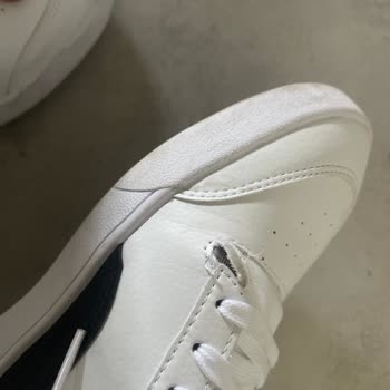 FLO'dan Aldığım Puma Ayakkabılar İlk Kullanımda Dikiş Attı, Müşteri Hizmetlerine Ulaşamıyorum