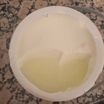 Hakmar'da Son Kullanma Tarihi Geçmiş Ürünlerin Rafta Satılması Halk Sağlığını Tehdit Ediyor