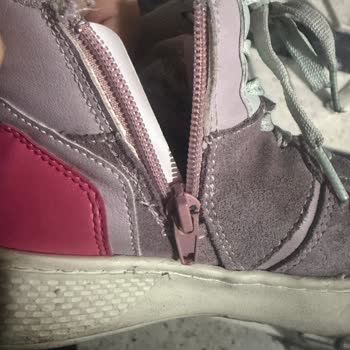 Fermuar Sorunu Nedeniyle Kullanılamayan Çocuk Ayakkabısı Ve Olumsuz Mağaza Desteği