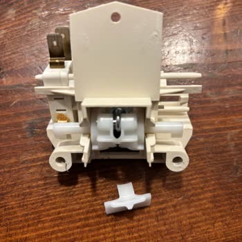 Samsung Bulaşık Makinesi Kapı Kilidi Sürekli Arızalanıyor, Kalıcı Çözüm Sunulmuyor