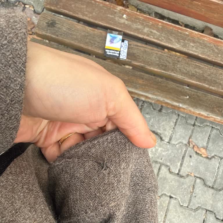 Zara'dan Satın Aldığım Pelerin Kabanın Düğmeleri Kopuyor, Çözüm Bekliyorum